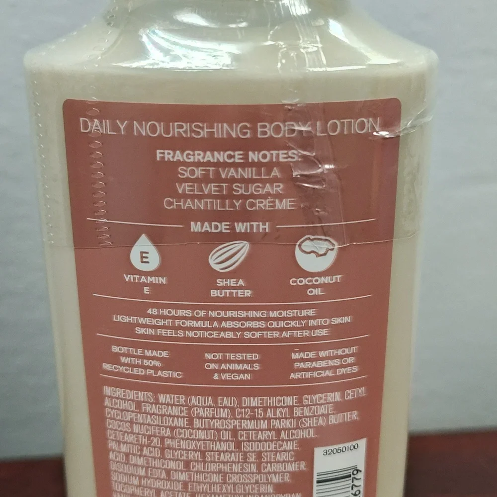 Bath & Body Works WRAPPED IN VANILLA 3 Piece Body Care Set - From the Vault 2022
